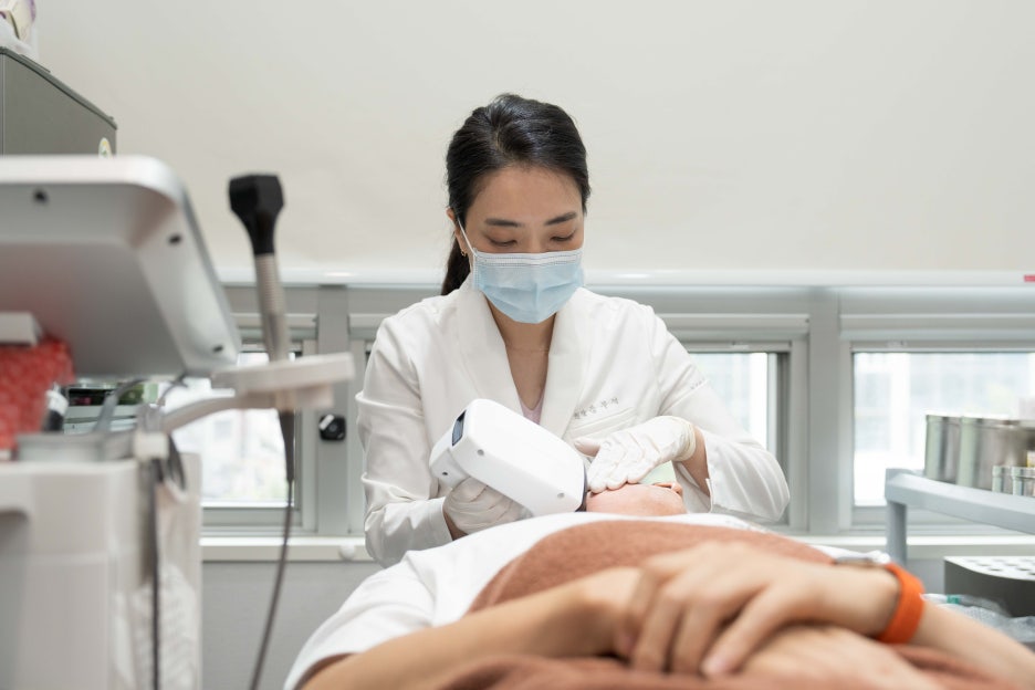 성동구리프팅, 어떤 시술을 받을지 고민이라면? 관련 이미지 1