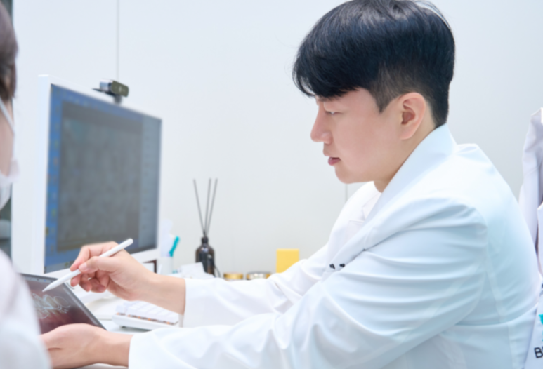 임플란트, 제대로 알고 가기 ③ 임플란트 수술 통증, 환자 90%가 가장 잘못 알고 있는 사실 관련 이미지 6