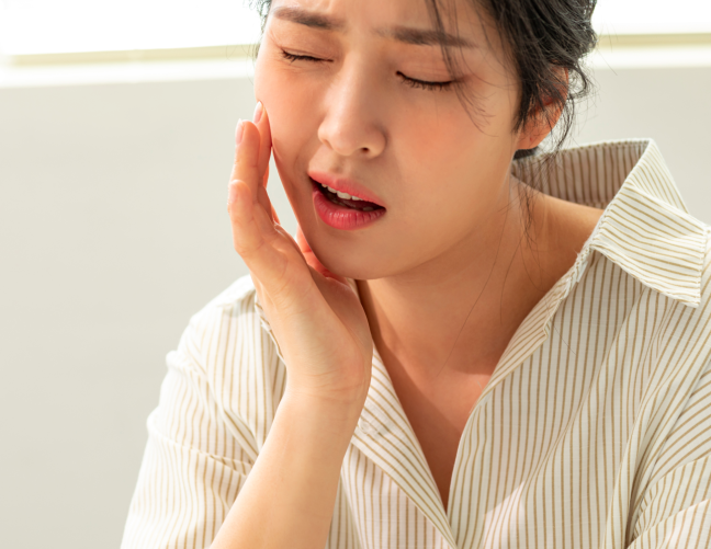 Root Canal Treatment vs. Extraction: When a Dentist Determines That a Natural Tooth Can Be Saved image 2