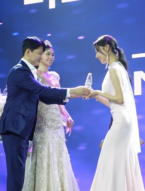 Judging Miss Korea 2025, as Seen Through a Dentist’s Eyes image 6
