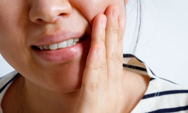 Tooth Sensitivity, Chipping, and Resin Discoloration After an InlayㅣHow to Respond to Symptoms After Cavity Treatment image 2
