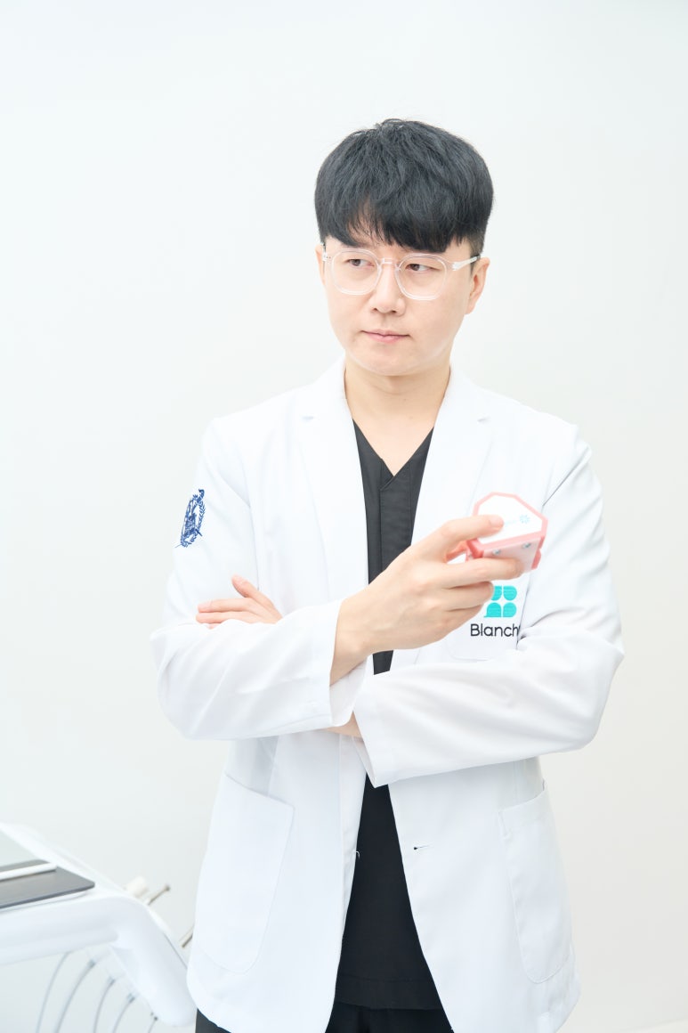 논현치과 임플란트 누적 30,000개 이상 식립한 치과 원장의 임플란트 Q&A 총정리 관련 이미지 3