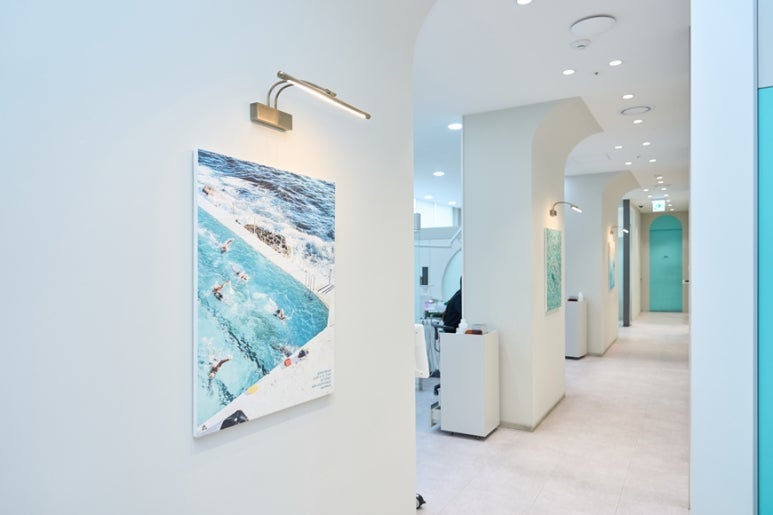 앞니 라미네이트 시술 왜 자꾸 망설이게 될까요? 관련 이미지 10