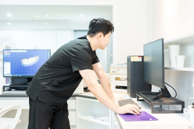 밤낮없이 SNS를 하는 치과의사의 속사정 - 유튜버 치과왕 관련 이미지 13