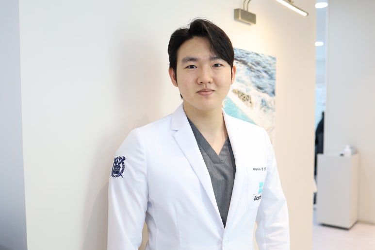 강남 풀아치 임플란트 치과, 4개로 틀니를 대체한다? 관련 이미지 2