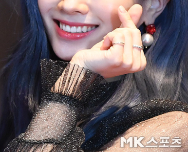 인생을 바꾸고 싶다면, 미소를 바꾸세요. 관련 이미지 1