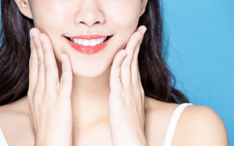 토스역 무삭제 라미네이트 왜소치도 자연스럽게 가능할까? 웃을때마다 신경쓰여 입을 가렸다면 관련 이미지 4