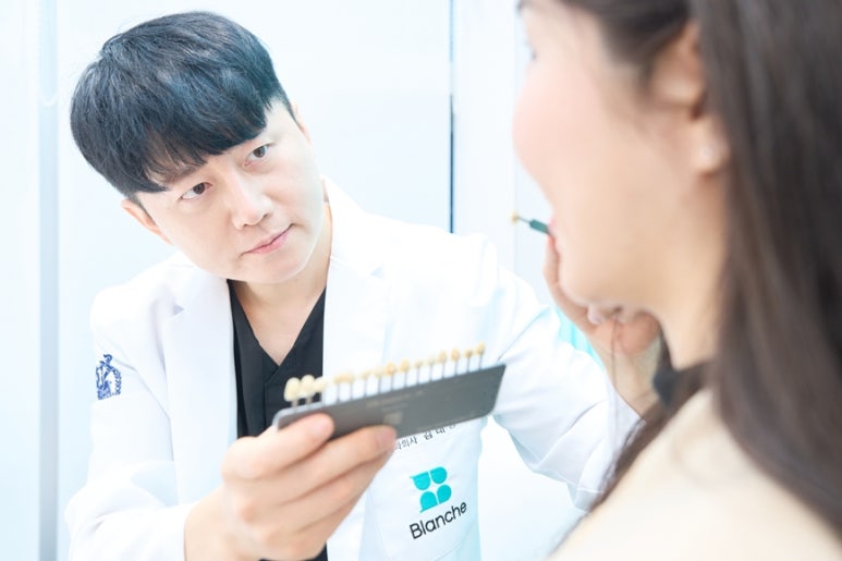 커피 치아착색? 누런 치아가 신경 쓰인다면 지금 확인하세요. 관련 이미지 2