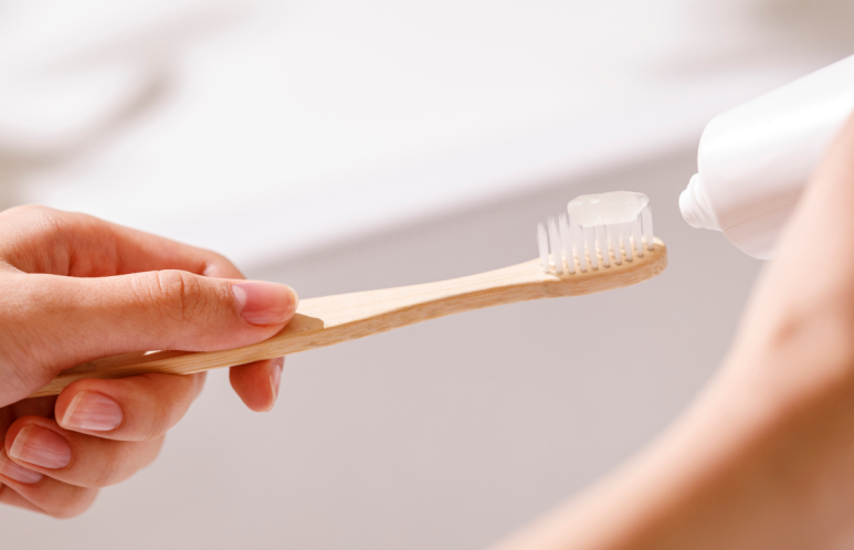 5 Causes of Yellow Teeth and DiscolorationㅣWhy Brushing Alone Doesn’t Work, Explained by a Dentist image 8