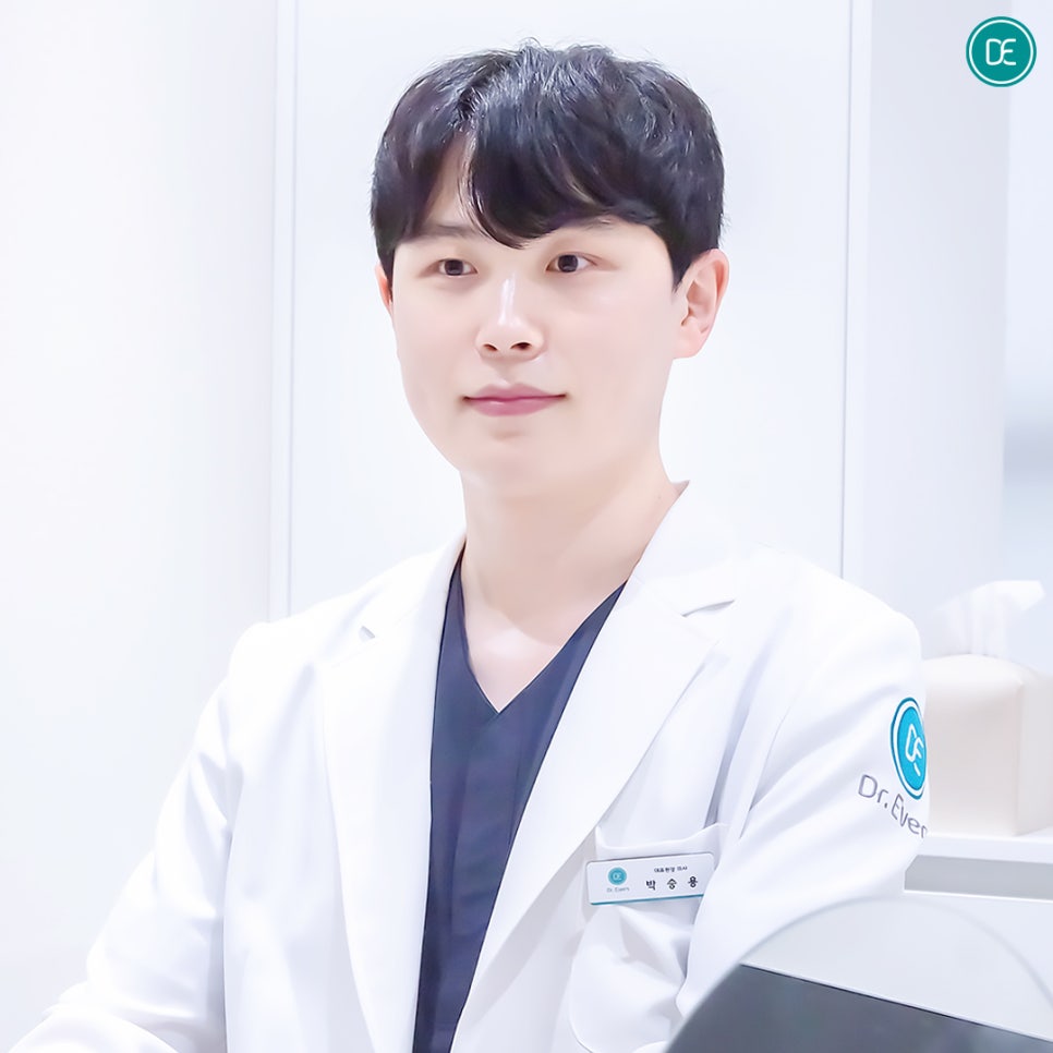 Improving a Peanut-Shaped Face, Hollow Cheeks, and Side Cheeks with Fillers in Apgujeong image 1