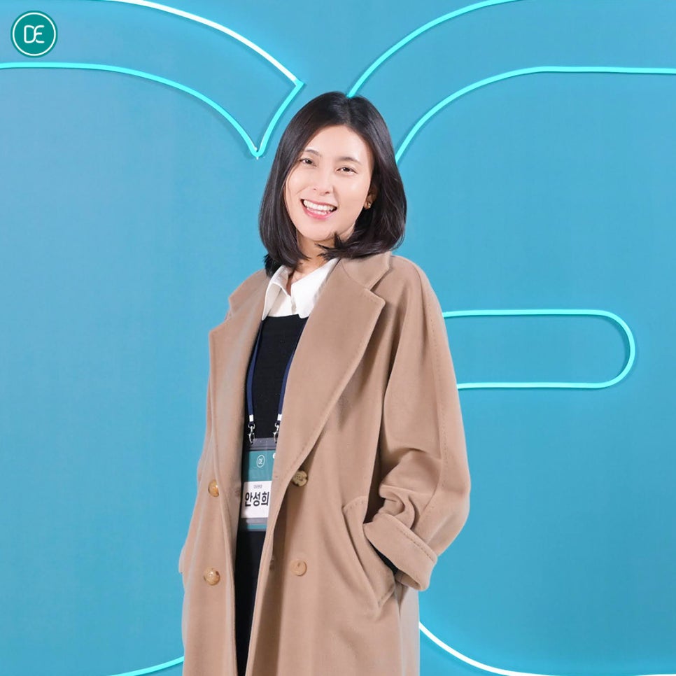 Slimmer Double Chin Care with V-Shrink Universe image 4