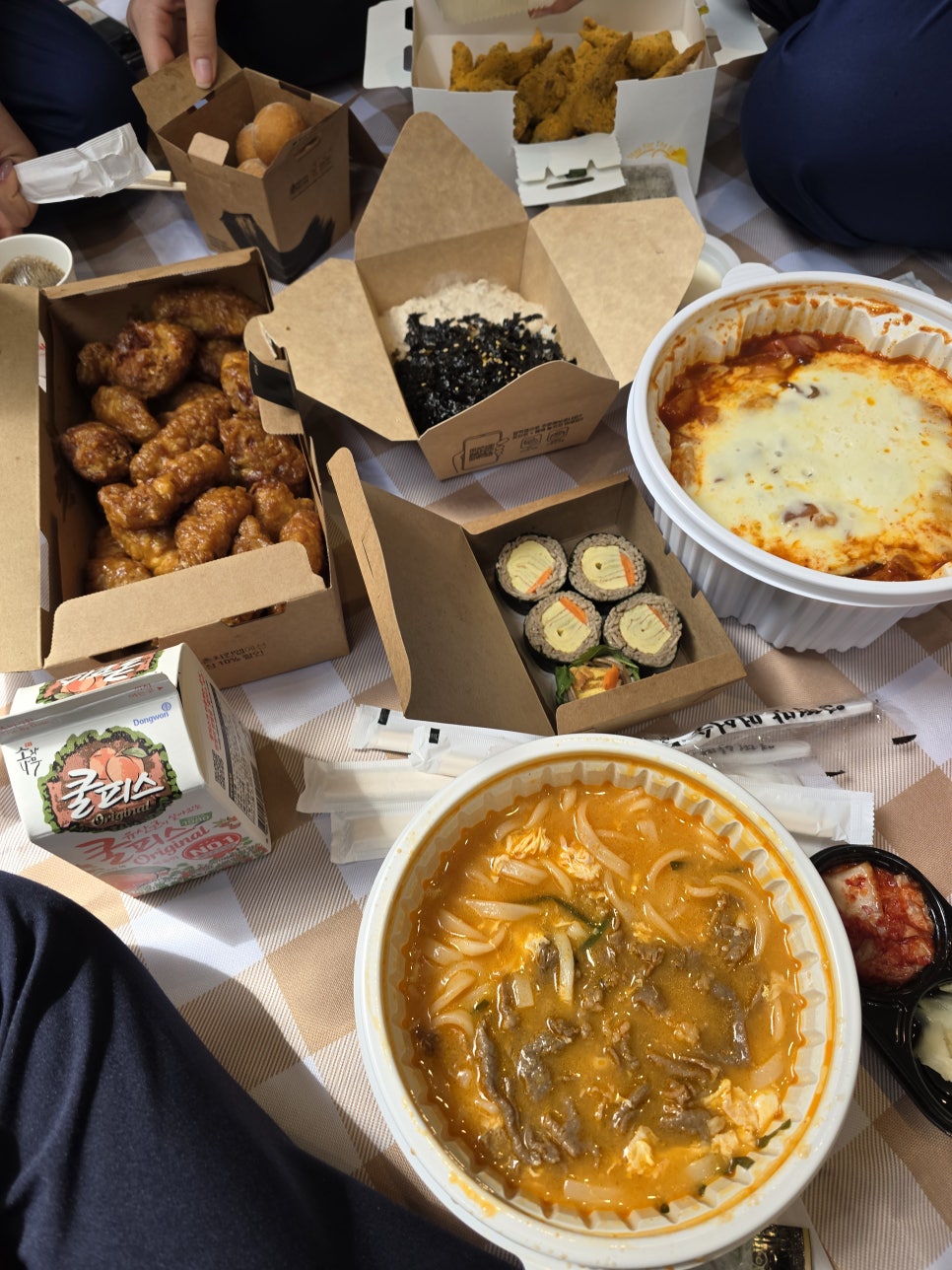 날 좋아서 직원분들과 점심 테라스 회식!!! 관련 이미지 1