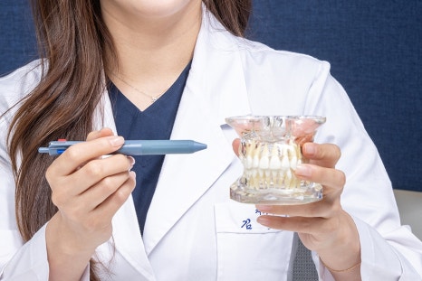 강남교정치과 티안나는 뉴엔 투명교정 관련 이미지 26