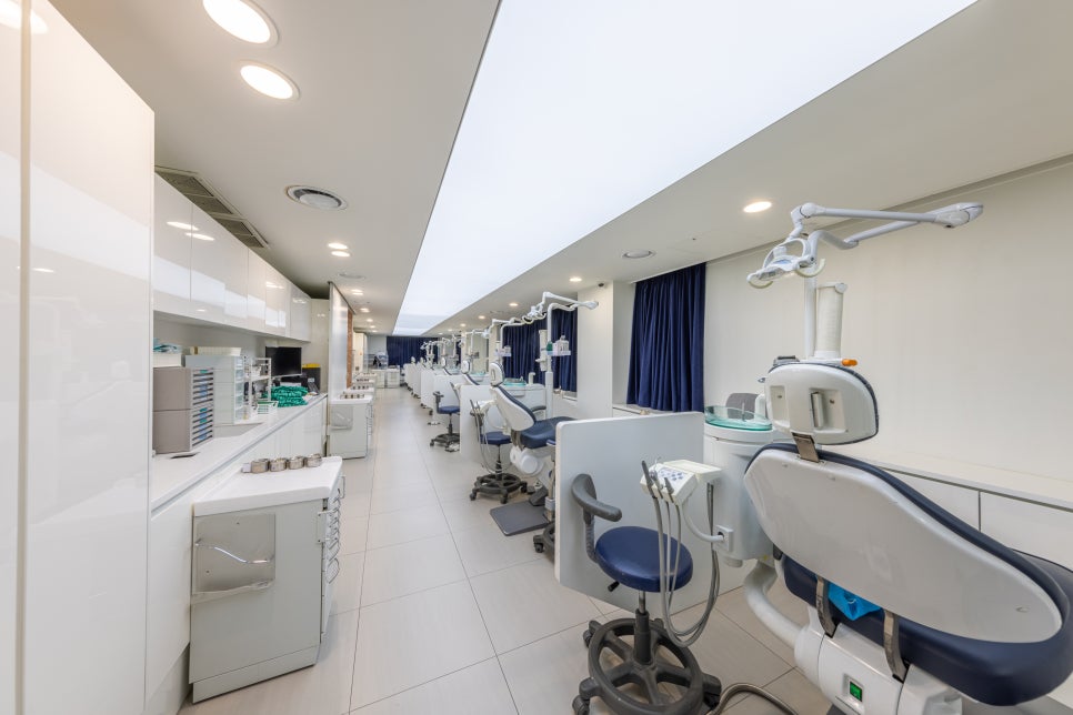 역삼동임플란트 컴퓨터로 상세하게 치료 관련 이미지 30