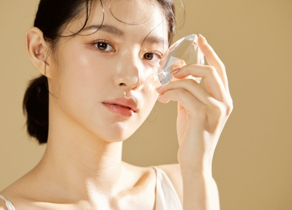 Complete the Fight Against Melasma and Spots with a Pigmentation Treatment Solution! (Pico Toning / Pico Fraxel / Carbon Peeling) image 3
