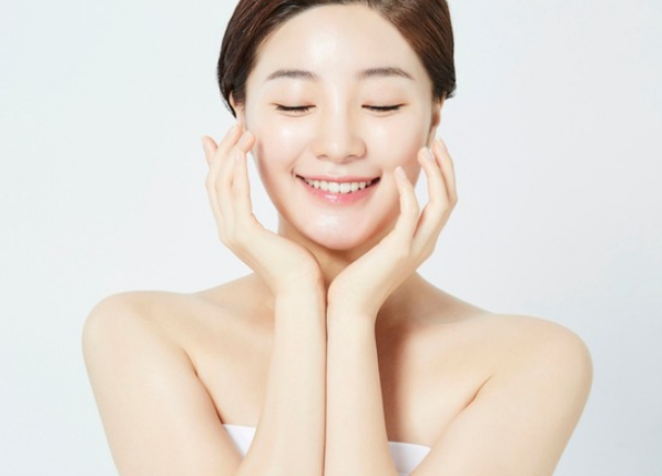 Complete the Fight Against Melasma and Spots with a Pigmentation Treatment Solution! (Pico Toning / Pico Fraxel / Carbon Peeling) image 4