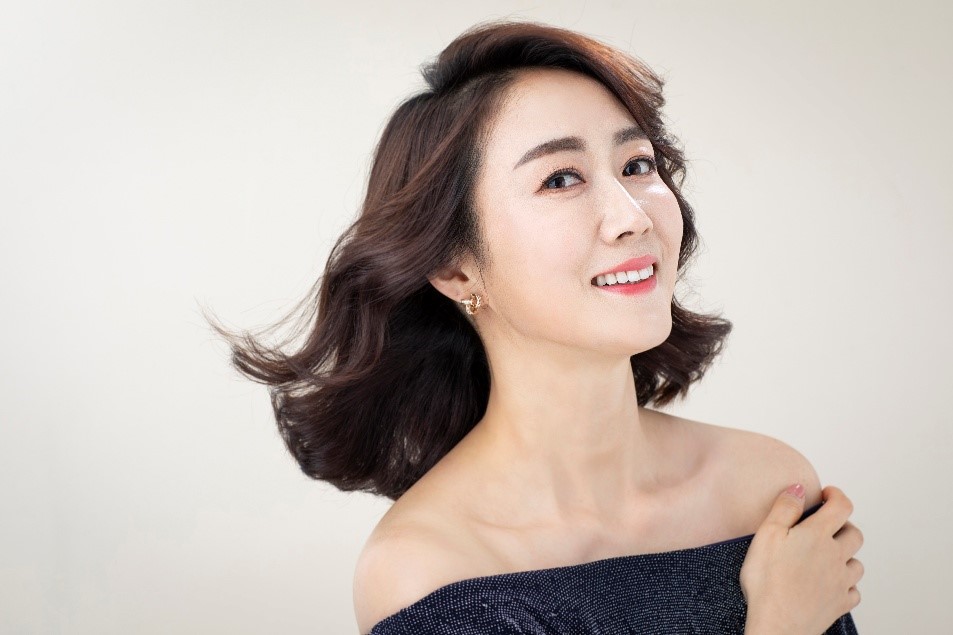 Creating a Brighter Impression with Lower Eyelid Fat Repositioning for Middle-Aged Adults image 20