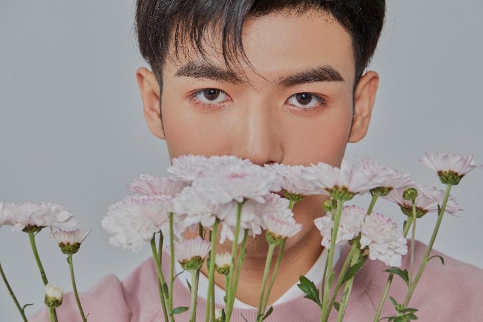 Men Can Get Lower Eyelid Fat Repositioning Too! Seoul Lower Eyelid Fat Repositioning Procedure image 3