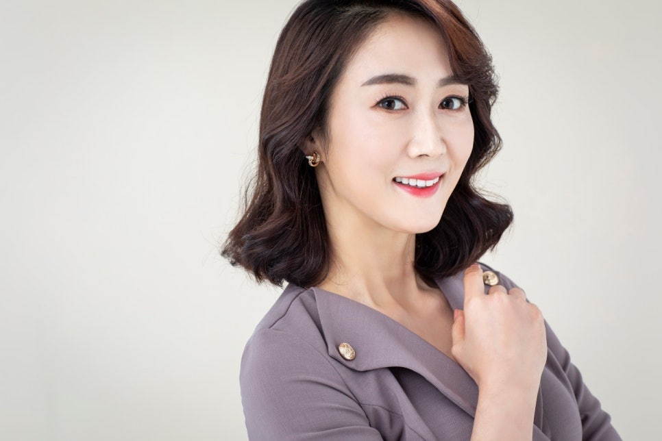 How to Turn Back Time with Eyelid Revision Surgery in Seoul for Middle-Aged Patients image 3
