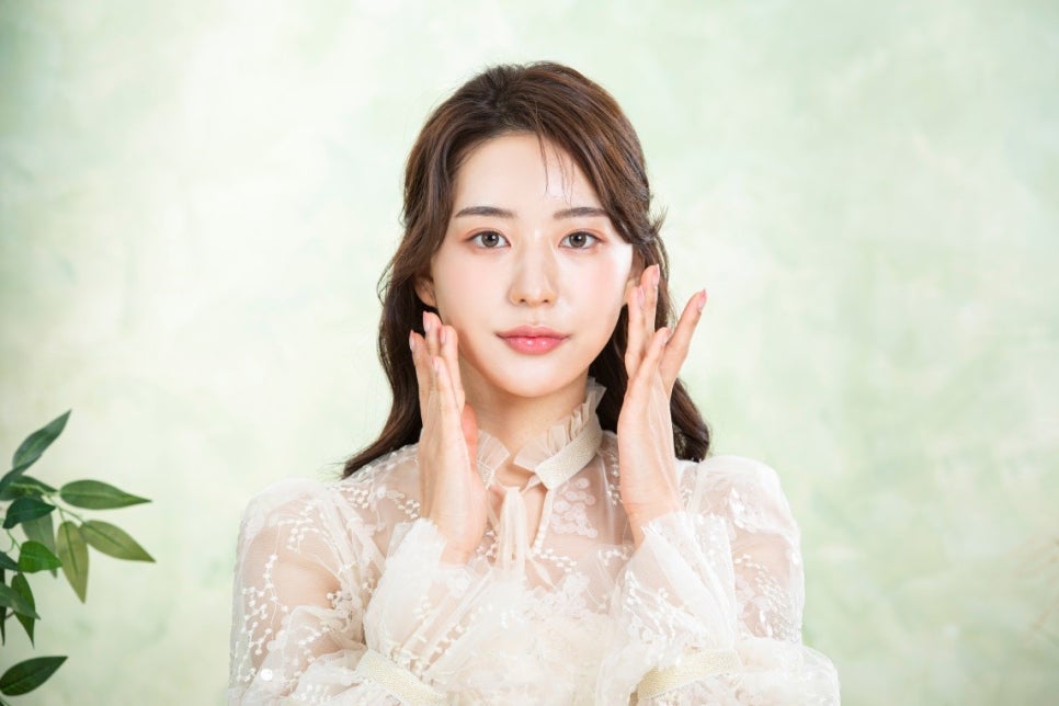 How to Reduce Double Eyelid Surgery Swelling and the Sausage Injection image 2
