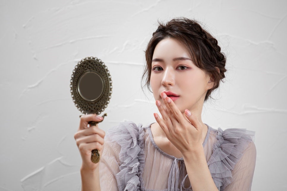 서울압구정눈밑지방재배치 잘하는곳 아이니크에서 환한 얼굴로 개선 관련 이미지 1