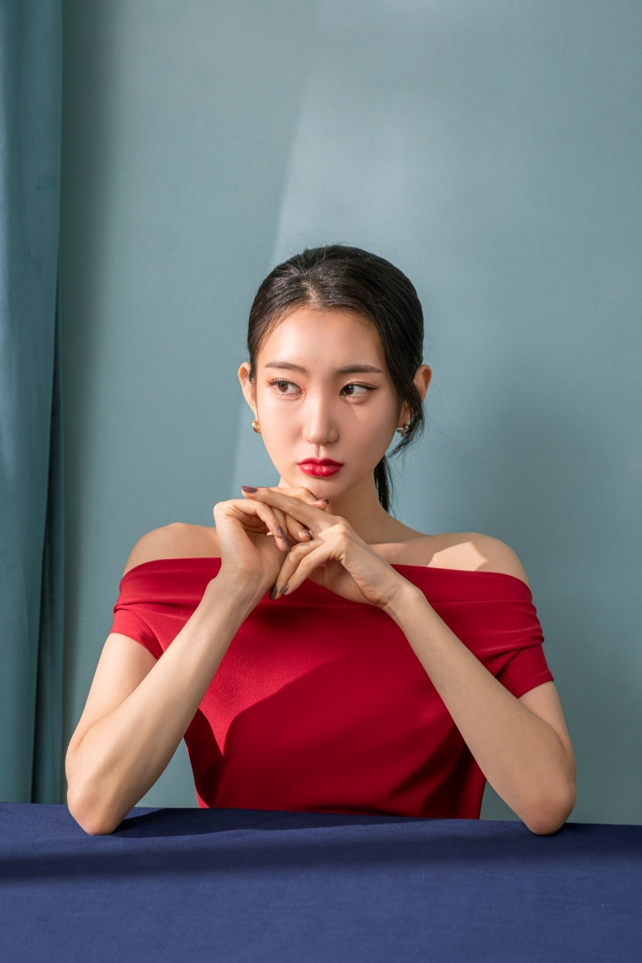 How to Improve Droopy Eyes with Ptosis Surgery in Seoul image 2