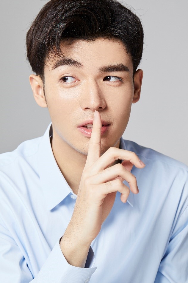 How Is Male Under-Eye Fat Removal Different from Women’s Eyes? image 21