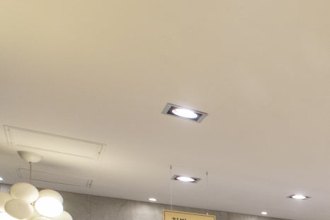 신촌레이저 관리로 건강한 피부 관련 이미지 24