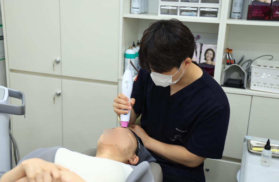 Seodaemun-gu Dermatology Clinic: What to Check Before Choosing Ultherapy or Thermage image 4