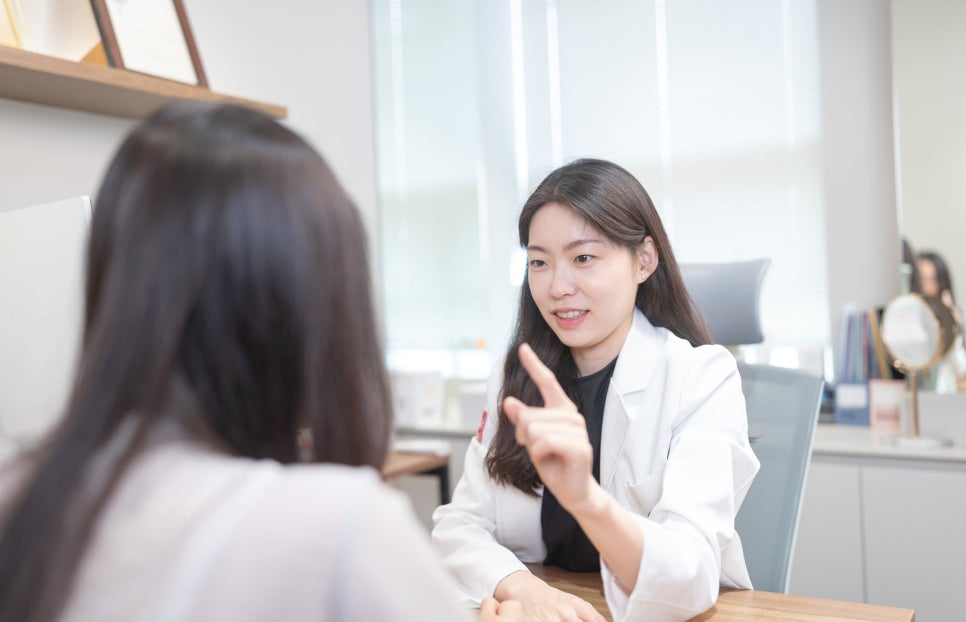 Bukahyeon-dong Dermatology Clinic: Ultherapy Effects, Side Effects, Pain, and Duration <Complete Guide> image 3