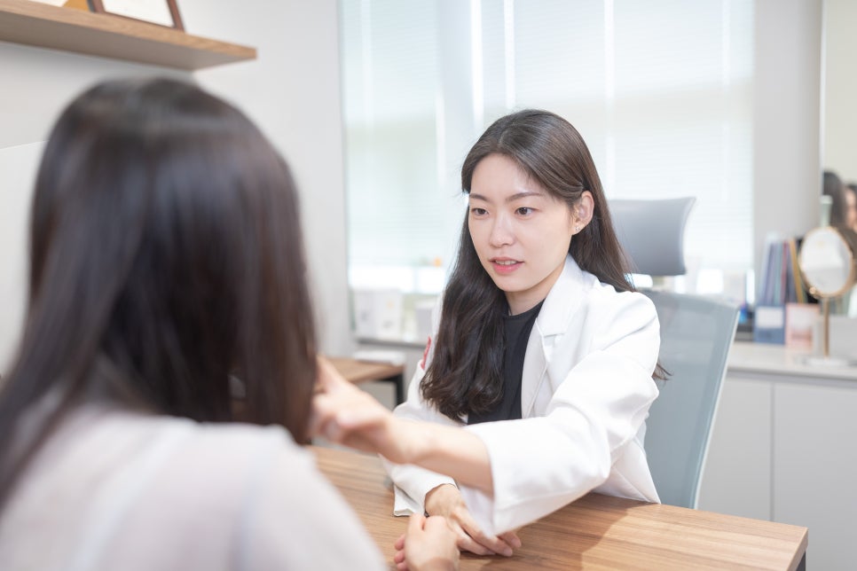 Dermatology Clinic Near Ewha Womans Univ. Station, the Difference in Onda Lifting Results Comes Down to ‘This’ image 2