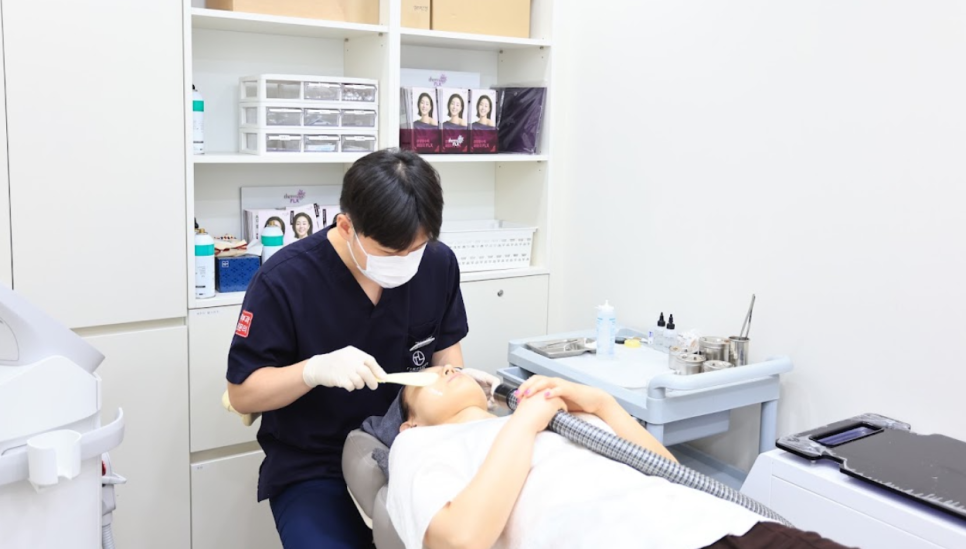 마포 근처 피부과 쥬브젠, 보톡스를 맞아도 그대로라면 ‘이것’ 확인하세요 관련 이미지 3
