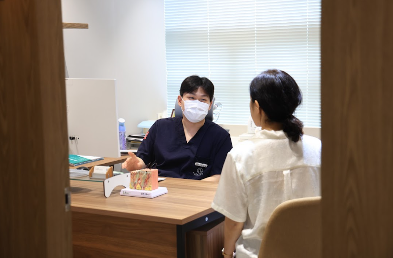 Dermatology Clinic Near Ewha Womans Univ. Station: Before Choosing a Lifting Treatment image 3