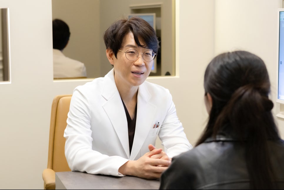 디유성형외과는 당신만의 아름다운 변화를 디자인합니다 관련 이미지 1