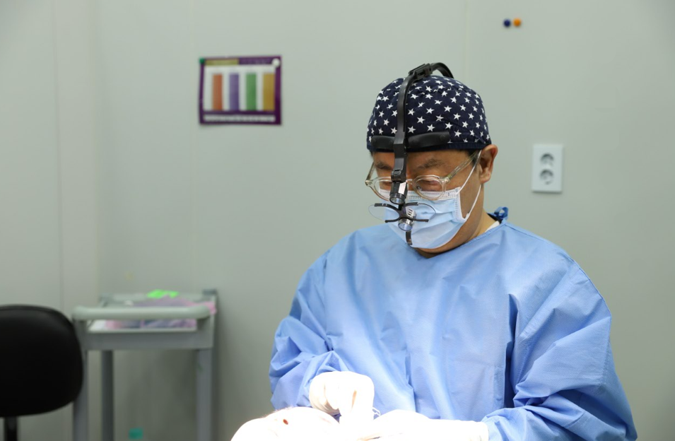 Lower Eyelid Fat Repositioning vs. Lower Blepharoplasty: Choosing the Right Surgery for You image 2