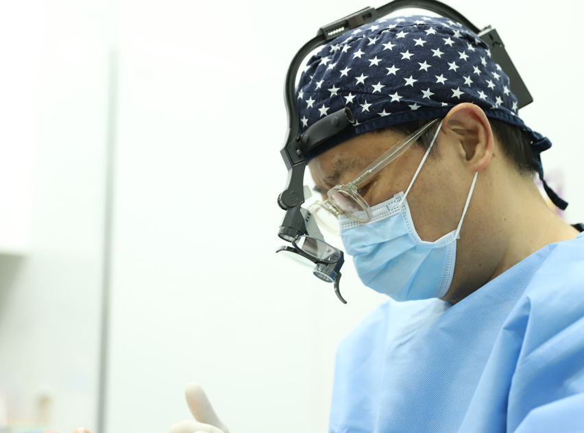When Middle-Aged Eye Surgery Is Needed: Upper Blepharoplasty and Lower Blepharoplasty image 4