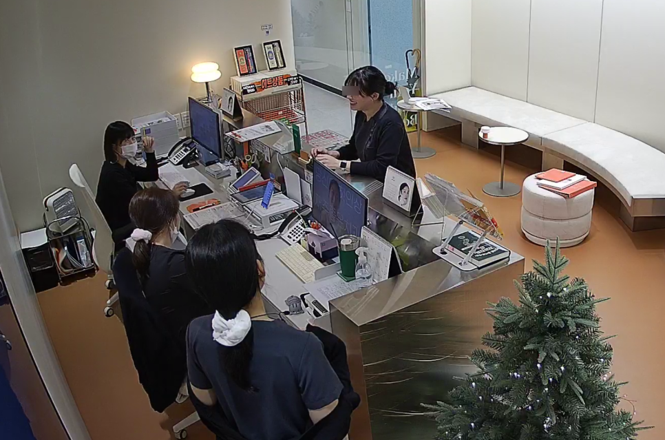 역삼역 치과 치대생 깊은 충치 신경치료없이 레진으로 완료 관련 이미지 2