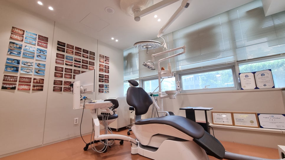 앞니 크라운 브릿지 재치료 시 이럴 땐 따로 제작해야 돼요 관련 이미지 9