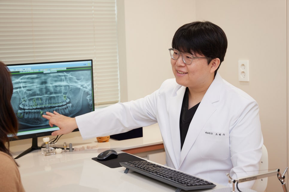 역삼역 치과 치대생 깊은 충치 신경치료없이 레진으로 완료 관련 이미지 1