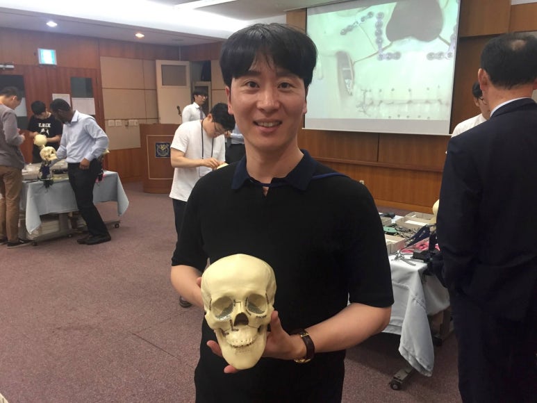 세상에서 가장 안면거상 수술을 잘하는 닥터 관련 이미지 1