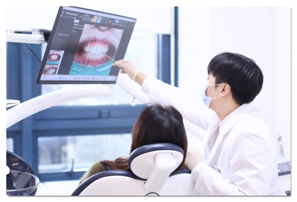 A Complete Guide to the Causes of Front Tooth Resin Discoloration and Solutions by Type image 9