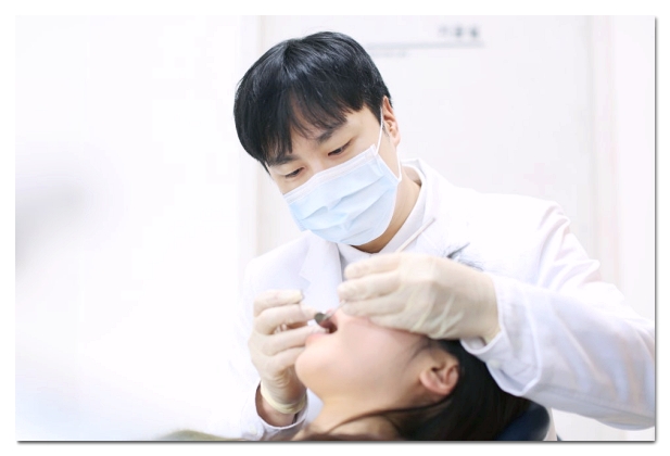 Black Triangles After Orthodontic Treatment: The Solution Depends on the Cause image 1