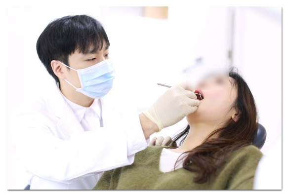 앞니 크라운 교체 오래 쓰려면 어떻게 해야 할까? 관련 이미지 1
