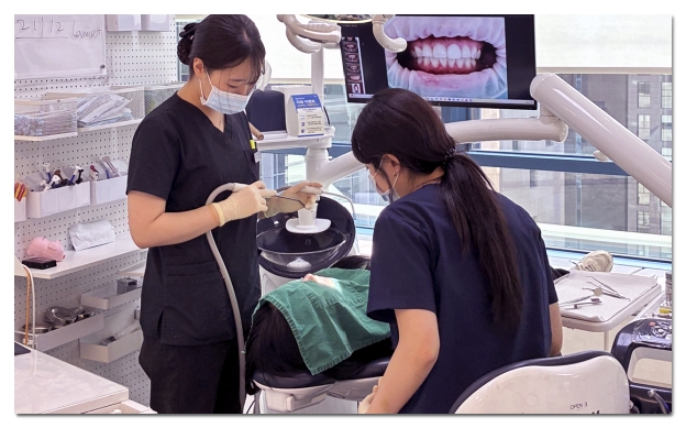 One-Day Teeth Whitening? How to Brighten Your Front Teeth in Just One Day image 4
