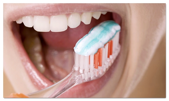 Swollen Gums: A Complete Guide to the Causes and Signs You Should Visit the Dentist image 6