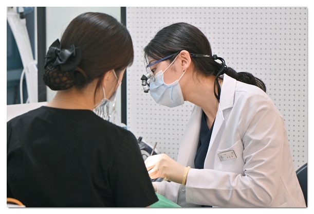 앞니 틀어짐, 교정 없이 최소삭제 라미네이트로 개선한 사례 관련 이미지 10
