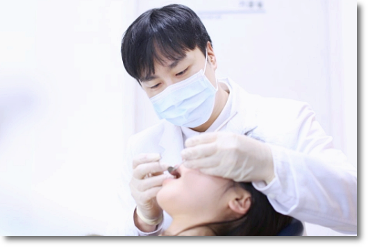 Post-Wisdom Tooth Extraction Precautions: When Can You Eat, Brush, and Exercise? image 1