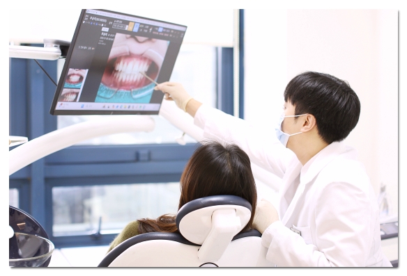 When Your Front Tooth Is Cracked, Do You Need to Visit the Dentist Immediately? (What to Check Before It Breaks) image 12