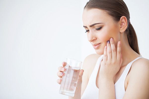 When Your Teeth Feel Sensitive, Is It Just Tooth Sensitivity? A Complete Guide from Causes to Treatment image 2