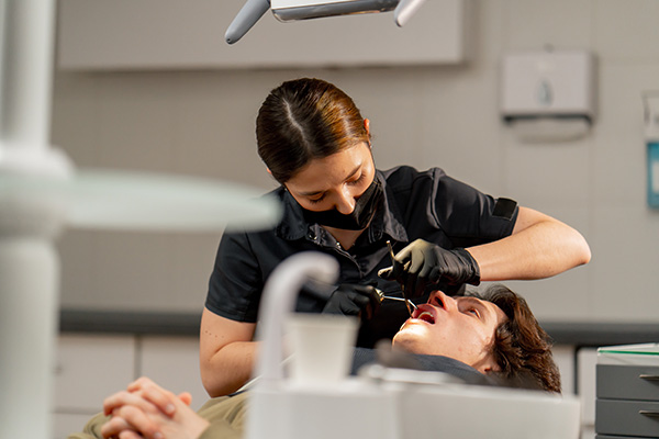 When Your Teeth Feel Sensitive, Is It Just Tooth Sensitivity? A Complete Guide from Causes to Treatment image 6